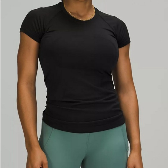 lululemon athletica Tops - Lulu🍋 Black 2.0 Swiftly tech Short Sleeve size 6